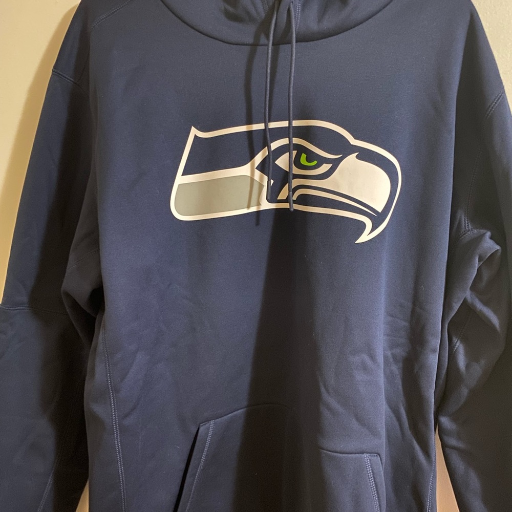 Seattle Seahawks Nikes sweater fits Xl